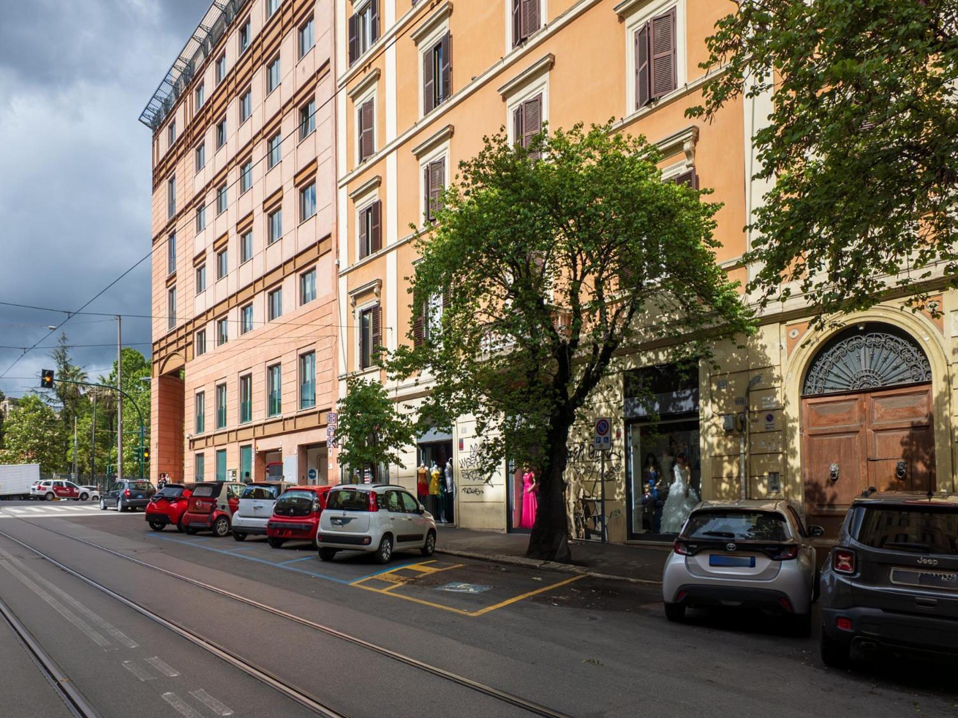 The Best Rent - Spacious One-Bedroom Apartment Near Colosseum Rom Exterior foto